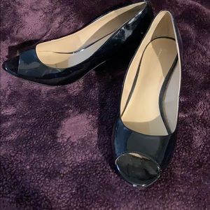 Peep toe kitten heel